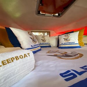 Kamer met Twee Slaapkamers en een King Size Bed